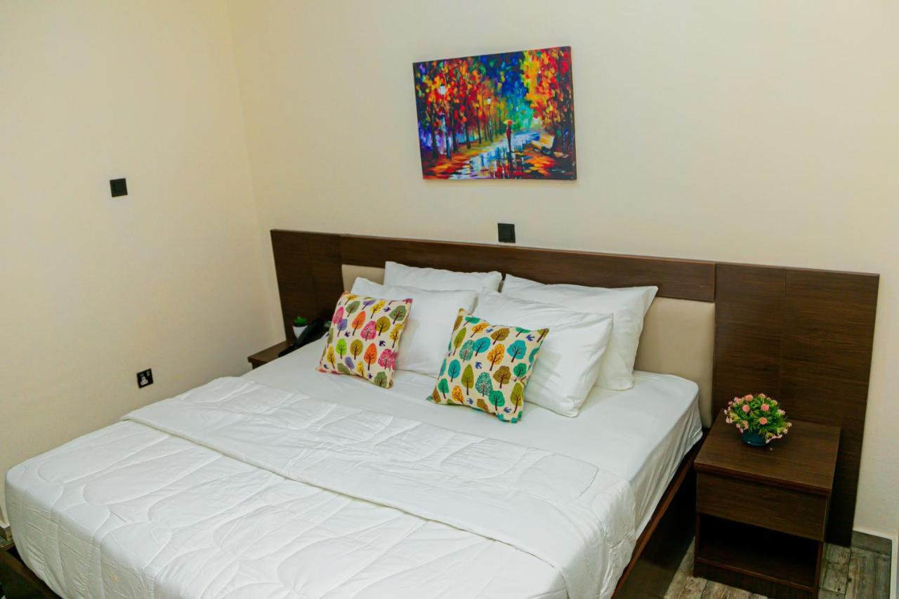 Fragrance Apartments And Suites Ibadan Extérieur photo