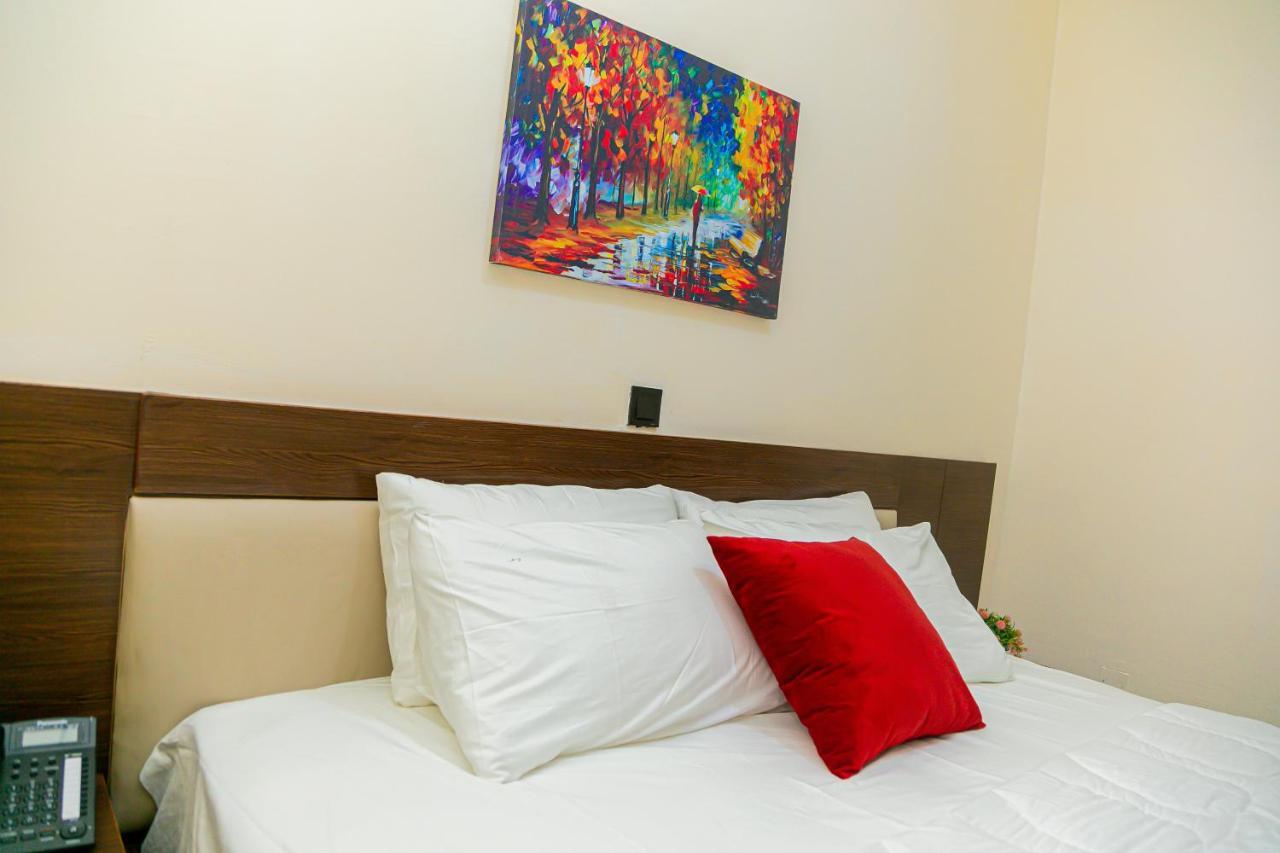 Fragrance Apartments And Suites Ibadan Extérieur photo