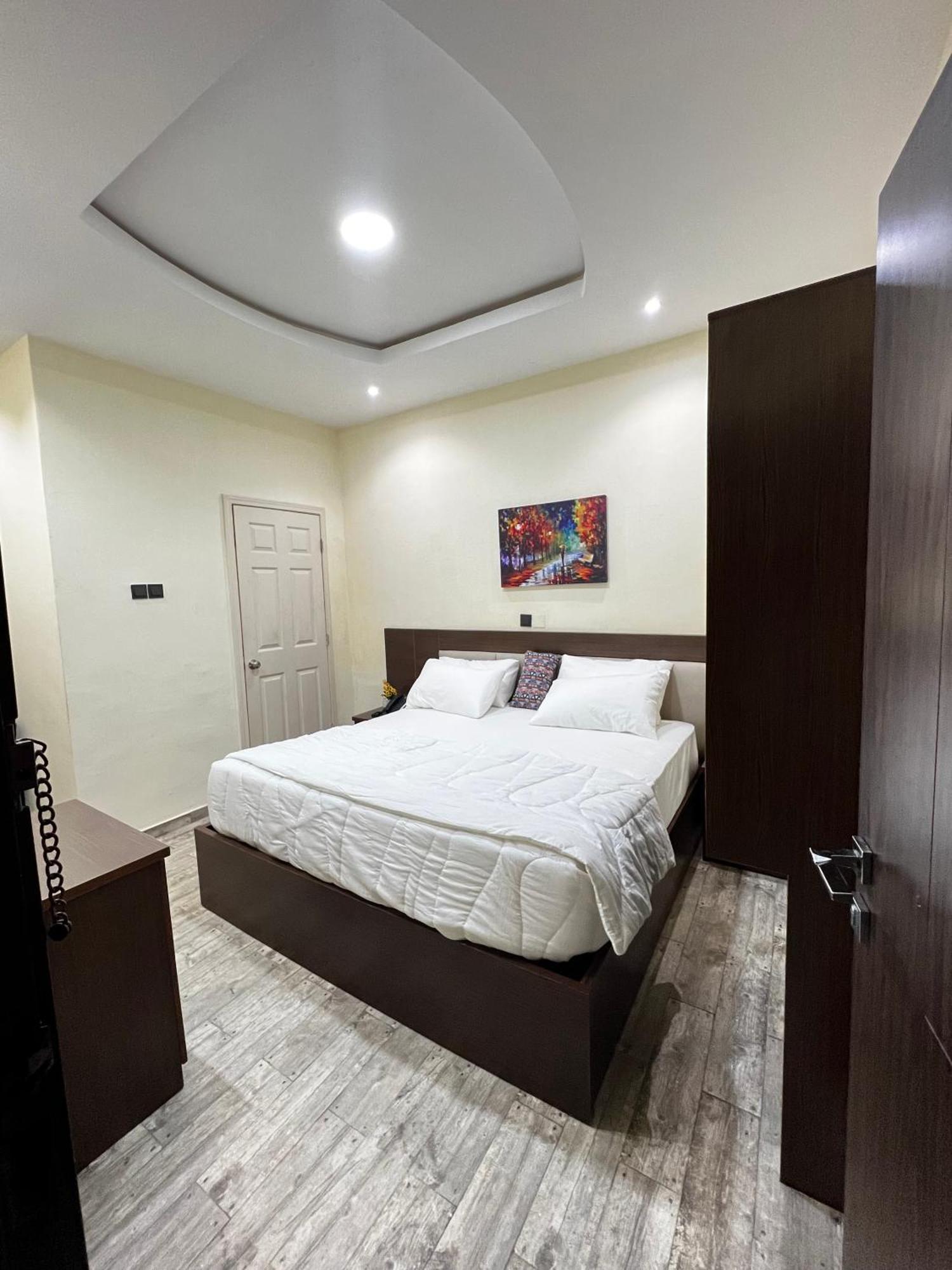 Fragrance Apartments And Suites Ibadan Extérieur photo